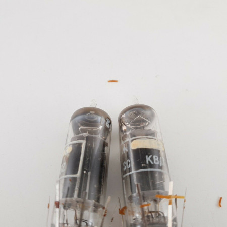 2 X CV2021 / U78 MARCONI-OSRAM TUBE. BLACK PLATES. SQUARE GETTER NOS/NIB CY  ENA