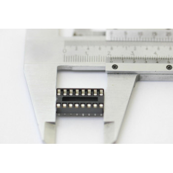 20MM X 10MM SOCKET INTEGRATED CIRCUIT NOS (New Old Stock) 1PC C572U2F290816