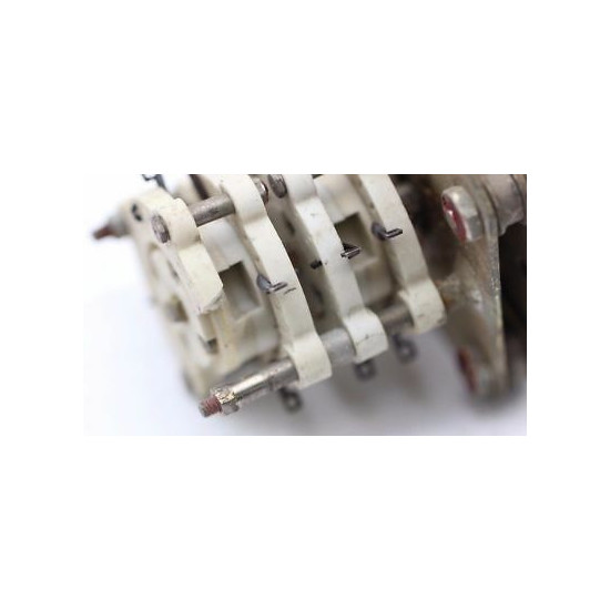 ROTARY CONMUTATOR 4 COOKIES 8 CIRCUITS 4 POSITIONS ROUTE 1PC. CA319U1F270320