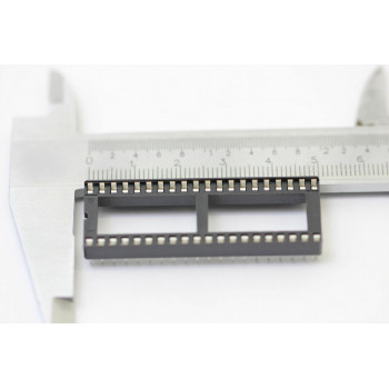 17,5MM X 51MM SOCKET INTEGRATED CIRCUIT NOS (New Old Stock) 1PC C572U25F290816