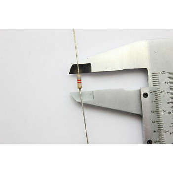 RESISTOR. 1/4W 8K2 8,2K 5% *8 PC* NOS (New Old Stock)