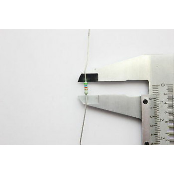 RESISTOR. 1/4W 5K6 5,6K 5% *8 PC* NOS (New Old Stock)