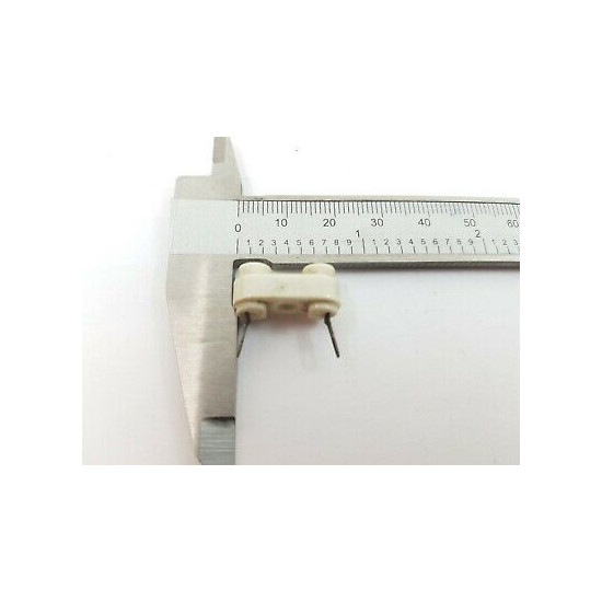 2 X CLAVIJAS HEMBRAS CERAMICAS. 2 X FEMALE PLUGS FOR CONNECTION. RZOC19