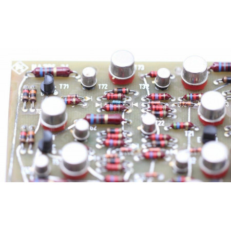 PLATE SPLASH RS NA 705-24 24 TRANSISTORS 16 DIODES 55 RESISTORS CA327U1F301019