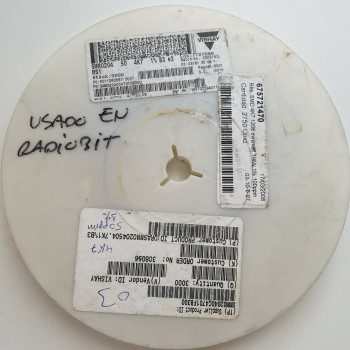 10 x 4.7K 1/4W 1% 100PPM SMD VISHAY RESISTOR. (R479) CA395U250F300721