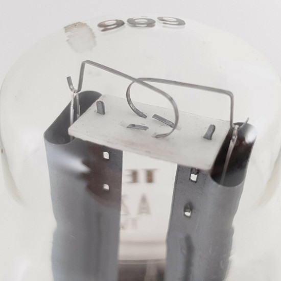 1 X AZ11 TESLA TUBE. GREY PLATES. 1950s PRODUCTION. 108/106% CX  ENA