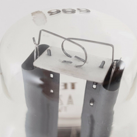 1 X AZ11 TESLA TUBE. GREY PLATES. 1950s PRODUCTION. 108/106% CX  ENA