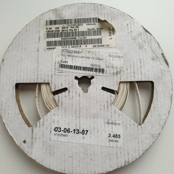 10 x 681K 1/4W 1% 100PPM SMD VISHAY RESISTOR. (R438) CA395U500F280721