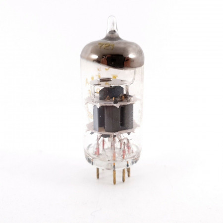 1 X E88CC TESLA TUBE. 1960s PRODUCTION. GOLD PIN. GOLD GRID.  140/112%. CH139