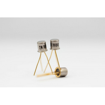 2N3690 GOLD TRANSISTOR NOS( New Old Stock )1PC. C285U15F050514