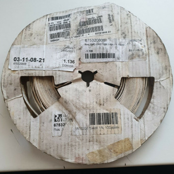 10 x 806R 1/4W 1% 100PPM SMD VISHAY RESISTOR. (R510) CA396U1100F030821