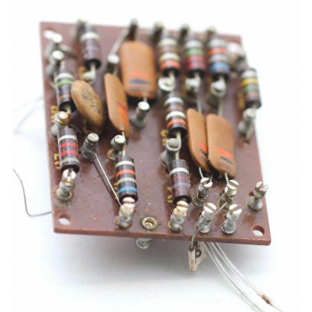 OLD PCB 14 RESISTORS ALLAN BRADLEY, 3 CAPACITORS. 1PC CA313U46F190517