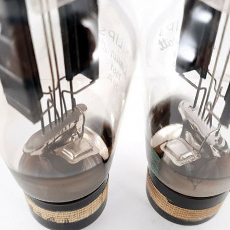 2 X 1561 PHILIPS-MINIWATT TUBE. BLACK PLATES. OLD & RARE VERSION. CI  ENA