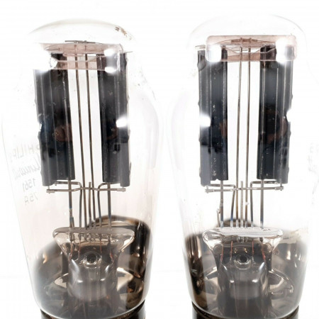 2 X 1561 PHILIPS-MINIWATT TUBE. BLACK PLATES. OLD & RARE VERSION. CI  ENA