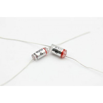 STYROFLEX CAPACITOR SIEMENS 820pF 160V 10% NOS 5PC. CA62U4200CA72U100F221015