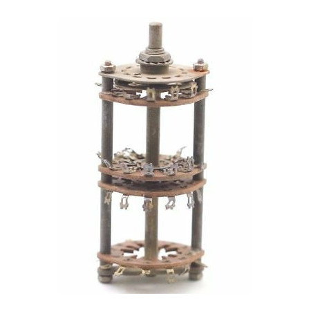 ROTARY CONMUTATOR 4 COOKIES 24 CIRCUITS 11 POSITIONS NOS 1PC. CA319U2F040717