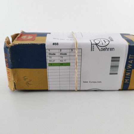 1 X 1561 PHILIPS-MINIWATT TUBE. BLACK RIBBED PLATES. 1950s PROD. CD  ENA