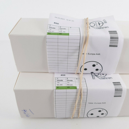 2 X 1561 / RGN2004 PHILIPS-MINIWATT TUBE. SMOOTH PLATES. 1950s. CD  ENA