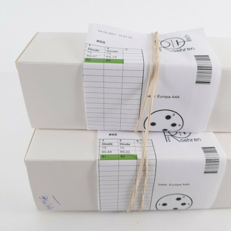 2 X 1561 / RGN2004 PHILIPS-MINIWATT TUBE. SMOOTH PLATES. 1950s. CD  ENA