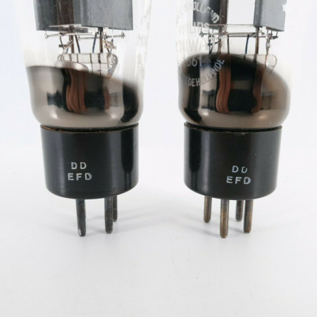 2 X 1561 / RGN2004 PHILIPS-MINIWATT TUBE. SMOOTH PLATES. 1950s. CD  ENA