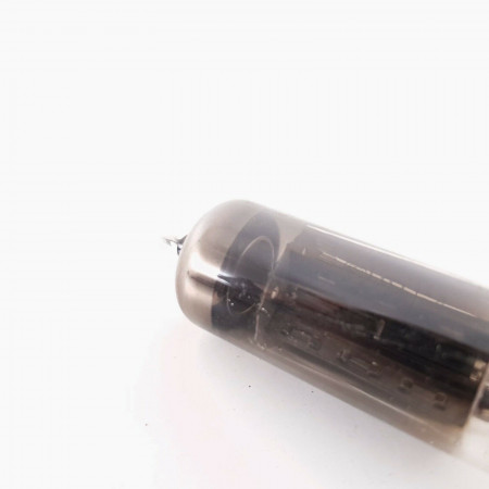 1 X 6X4 BRIMAR TUBE. BLACK PLATES. SMOKED GLASS. 97/95% CZ  ENA