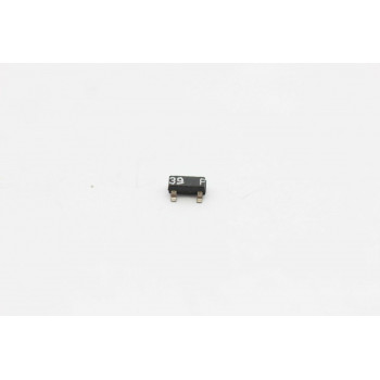 39P SMD TRANSISTOR NOS( New Old Stock ) 1PC. C562BU1F080415