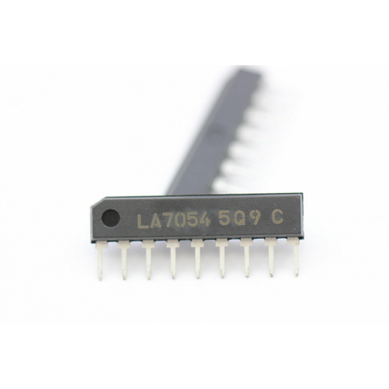 LA7054 INTEGRATED CIRCUIT NOS ( New Old Stock )1PC. C526BU2F150914