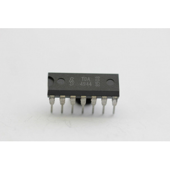 TDA4944 SIEMENS INTEGRATED CIRCUIT NOS(New Old Stock)1PC C540BU1F300115