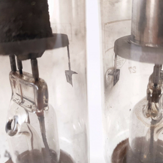 2 X RGQ10/4d TELEFUNKEN TUBE. METAL BASE. AC  ENA