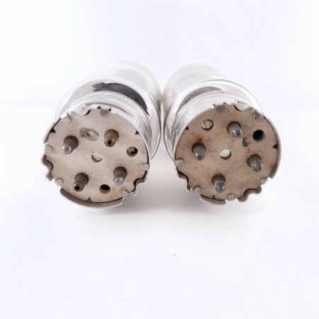 2 X RGQ10/4d TELEFUNKEN TUBE. METAL BASE. AC  ENA