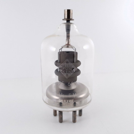 1 X RS685 TELEFUNKEN TUBE. NOS. AD  ENA