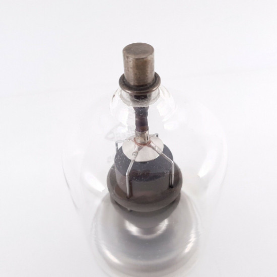 1 X RS685 TELEFUNKEN TUBE. NOS. AD  ENA