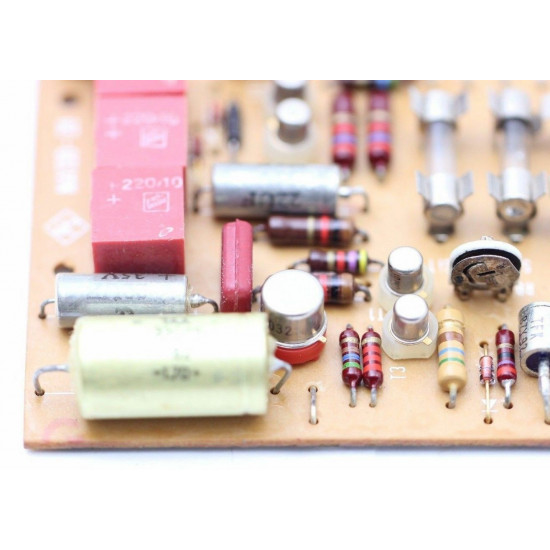 OLD PCB RS NA130-28. CAPACITOR, TRANSISTOR, TRIMMER, FUSE NOS 1PC. CA327U2