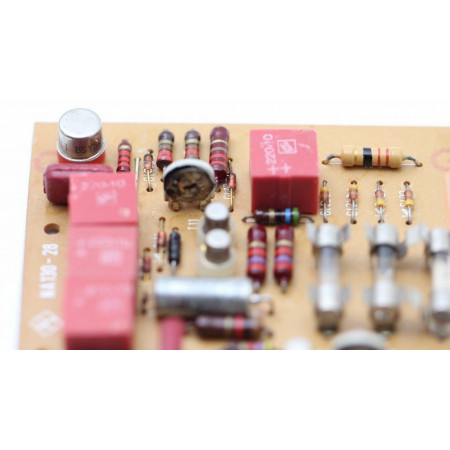 OLD PCB RS NA130-28. CAPACITOR, TRANSISTOR, TRIMMER, FUSE NOS 1PC. CA327U2