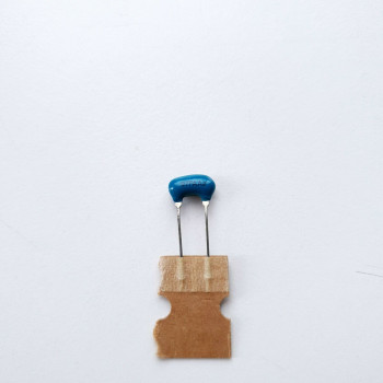 2 x 4 MHz 97FAA muRata CRYSTAL. CA397U800F110821