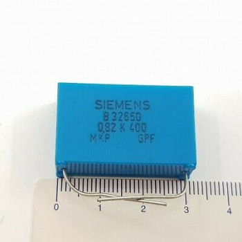 2 X POLYESTER CAPACITOR SIEMENS 0,82uF 820K 400V 2PCS. C215U23F111121