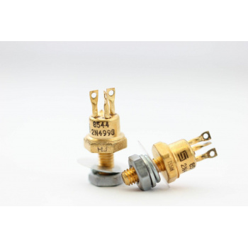 2N4998 SIGNETIC GOLD TRANSISTOR NOS( New Old Stock ) 1PC. C515U9F070714