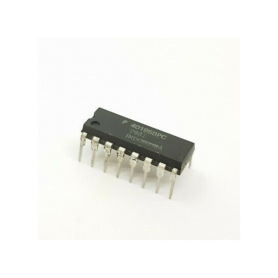 40195BPC FAIRCHILD  INTEGRATED CIRCUIT New Old Stock 1PC C241BU5F120122