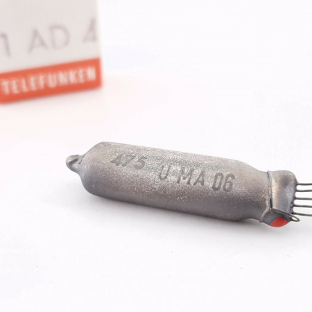 1 X 1AD4 TELEFUNKEN TUBE. 1950s PRODUCTION. MATCHED CODES. RCB52