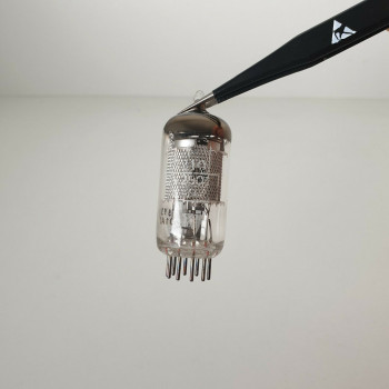 1 x CV2901 VALVO HAMBURG 1961´s PRODUCTION TUBE. MESH PLATE. NOS/NIB. CB288 2