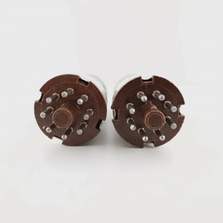 2 X A2426 GEC TUBE. 3 MICAS. METAL BASE. NOS / NIB. CX  ENA