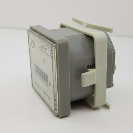 CONTADOR HORAS ELECTROMECANICO ELECTROMECHANICAL HOUR COUNTER 220V 50HZ CFB4f1
