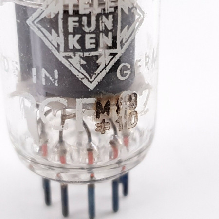 1 X PCF82 TELEFUNKEN TUBE. 1950s SIEMENS UND HALSKE PROD. CK  ENA