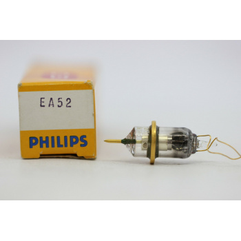 EA52 TUBE. PHILIPS BRAND...