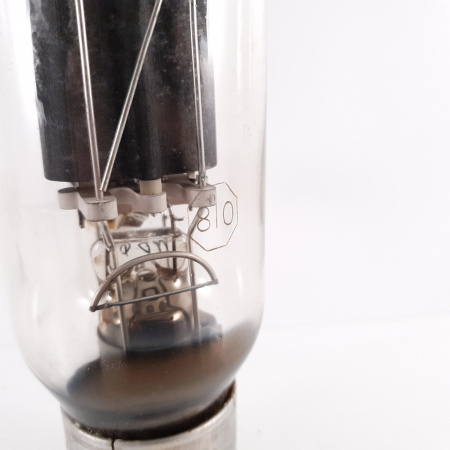 1 X JAN 810 KEN-RAD TUBE. BLACK PLATES. D-GETTER. 4. CH60