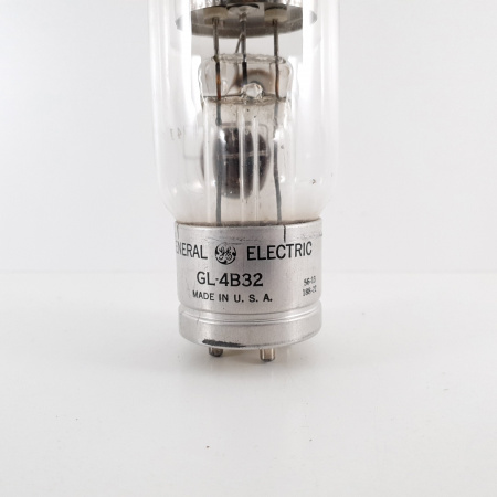 1 X GL-4B32 GENERAL ELECTRIC  TUBE. RECTANGULAR GETTER. 1. CH62