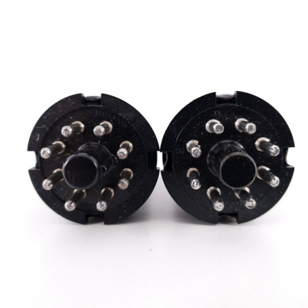 2 X 6SJ7 ULTRON TUBE. 103/103%. 16. CH70