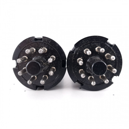 2 X 6SJ7 ULTRON TUBE. MATCHED PAIR. 110/103%. 17. CH70