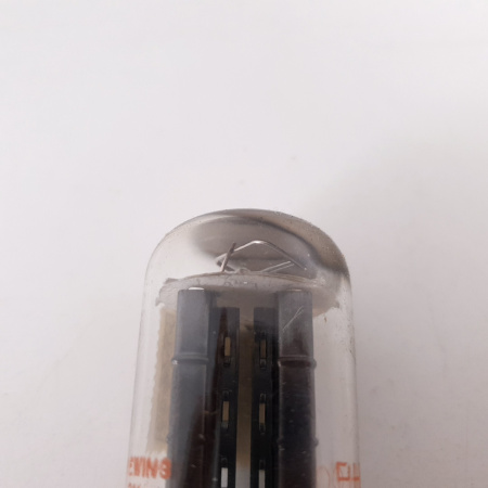 1 X 5AZ4 PHILCO TUBE. BLACK PLATES. RECTANGULAR GETTER. 85/85mA. 24. CH70