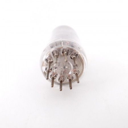 1 X 6CS7 PINNACLE TUBE. BLACK PLATES. COPPER RODS. 75/98%. 37. CH70